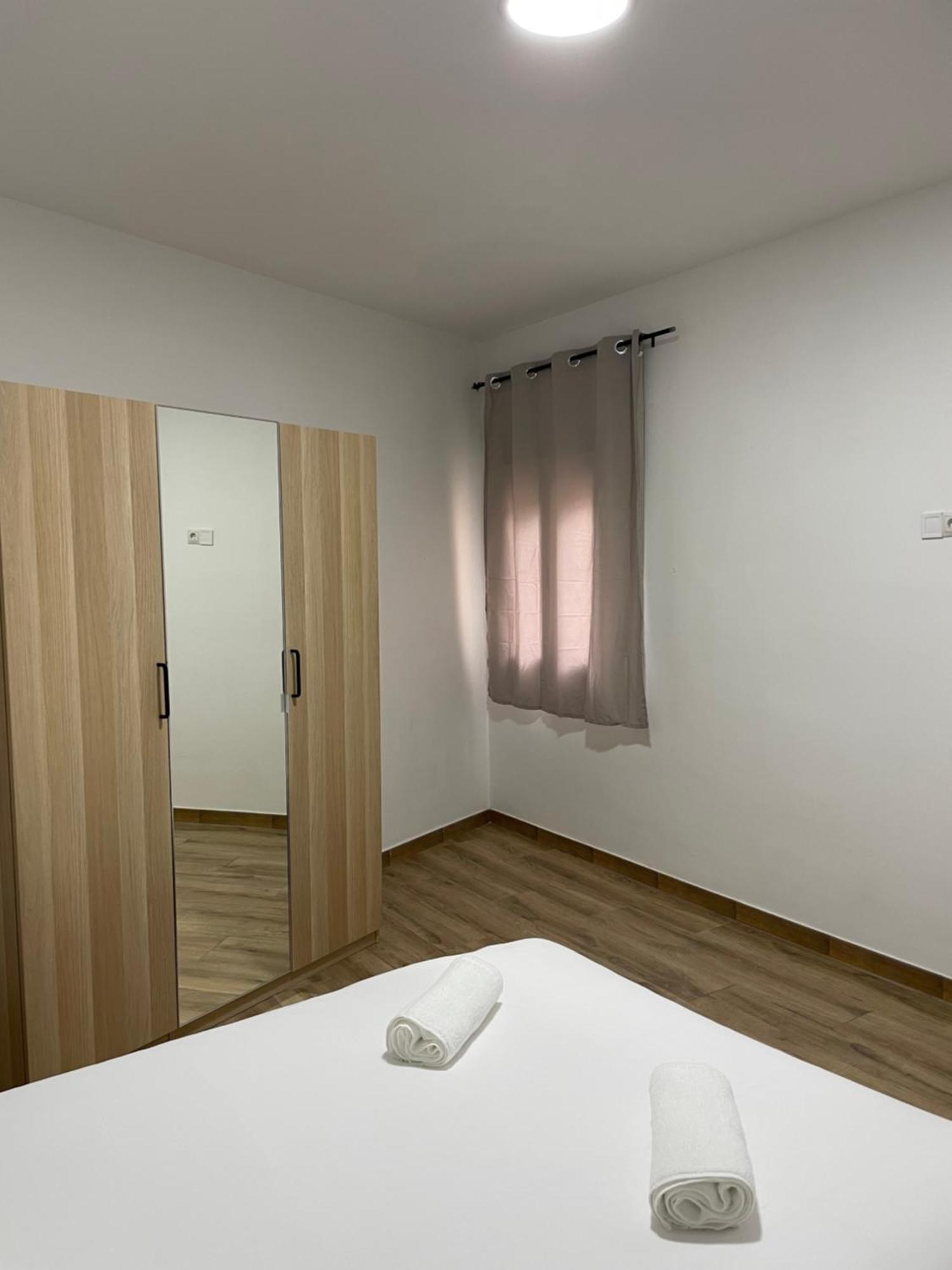 Apartamentos Tarradellas Sants Estacio Barcelona Exterior foto