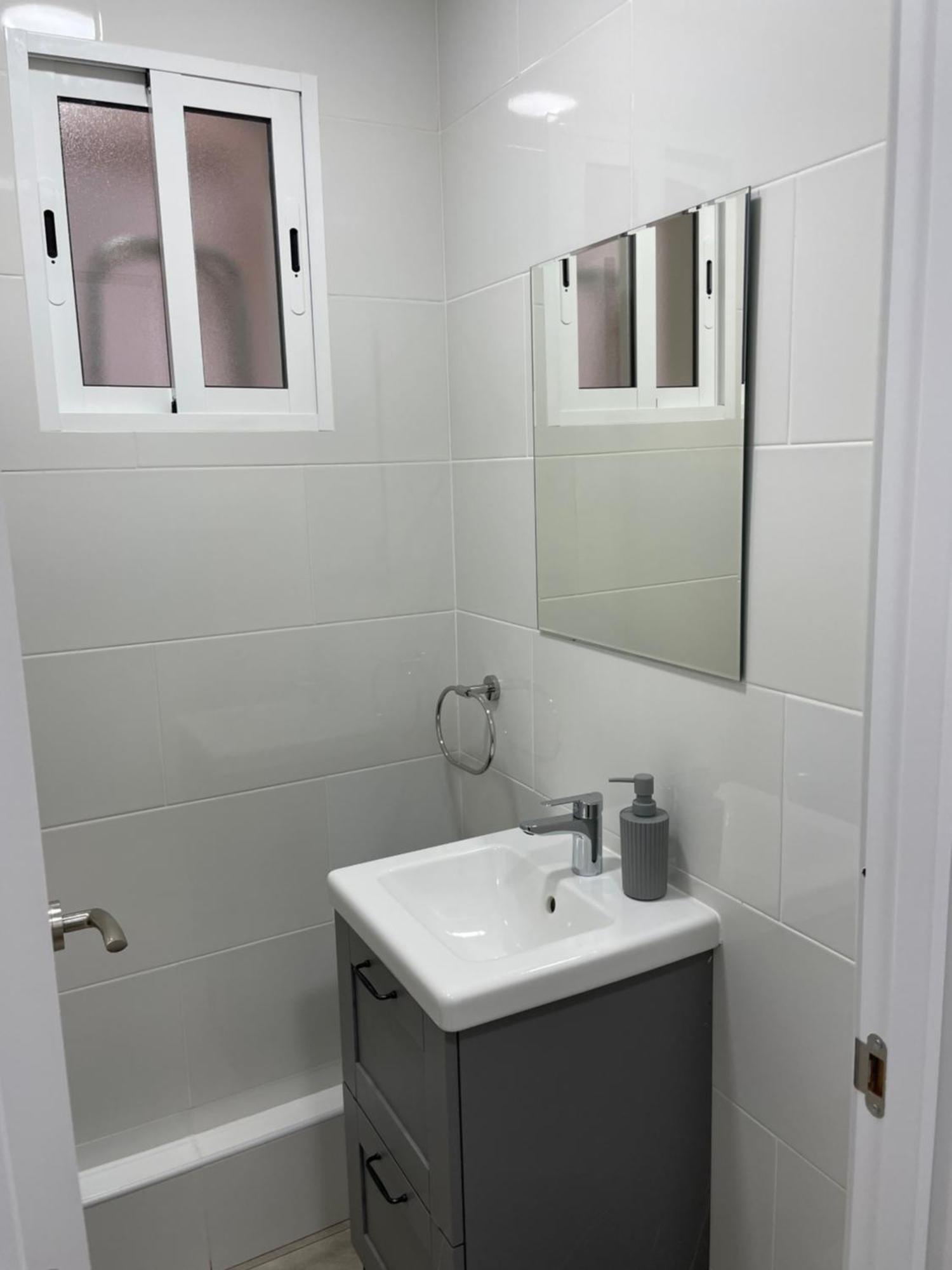 Apartamentos Tarradellas Sants Estacio Barcelona Exterior foto