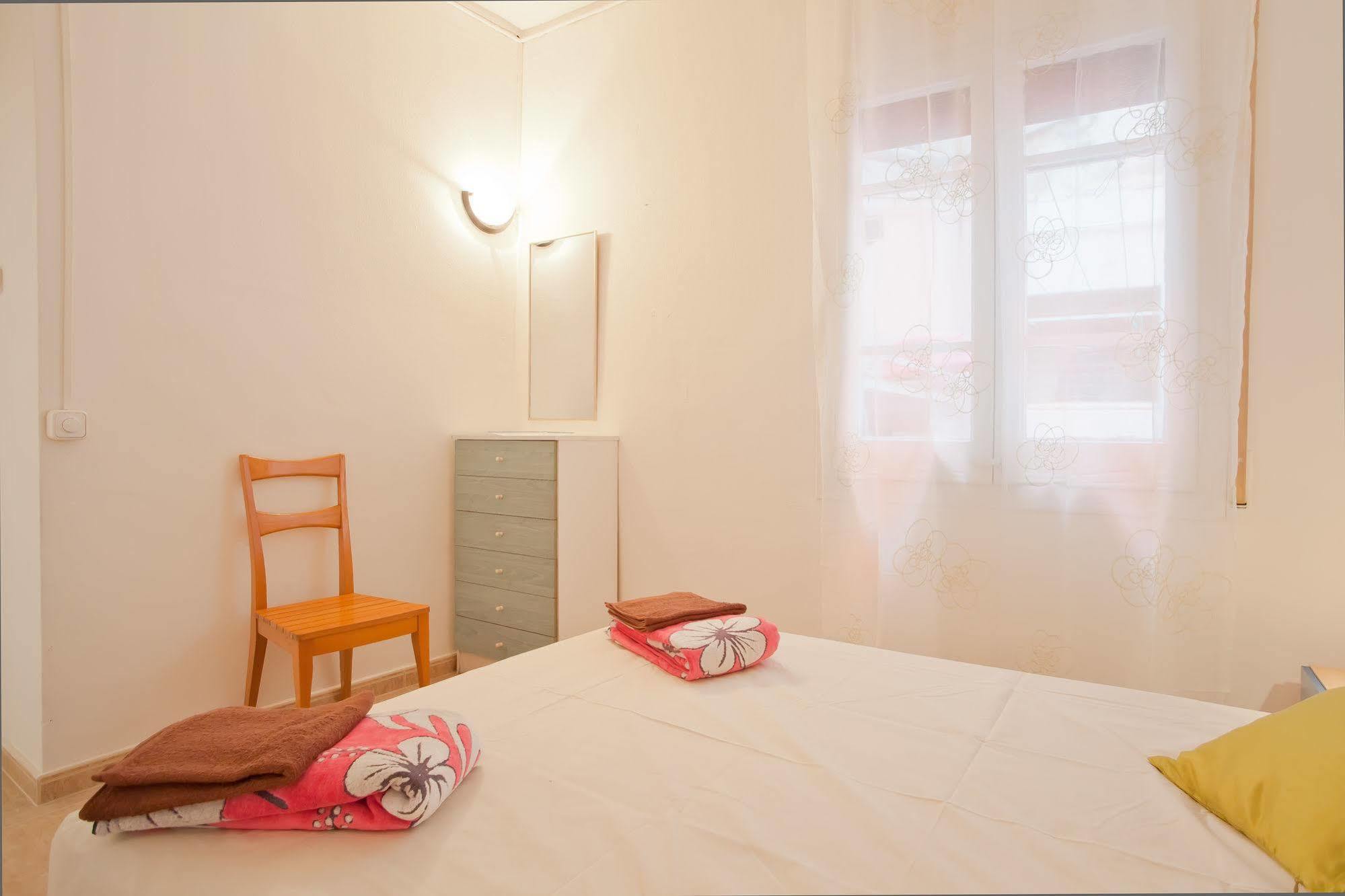 Apartamentos Tarradellas Sants Estacio Barcelona Exterior foto