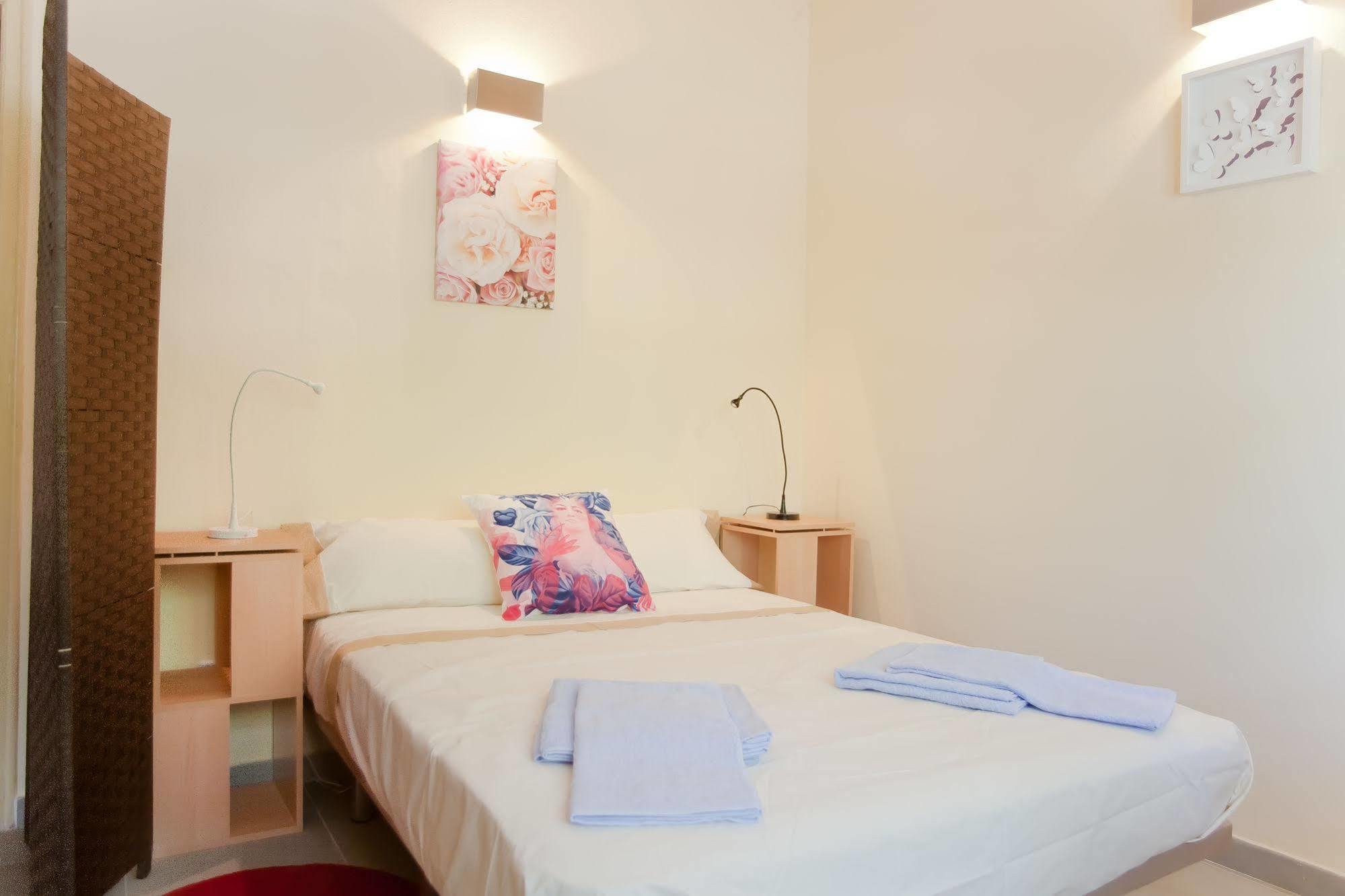 Apartamentos Tarradellas Sants Estacio Barcelona Exterior foto